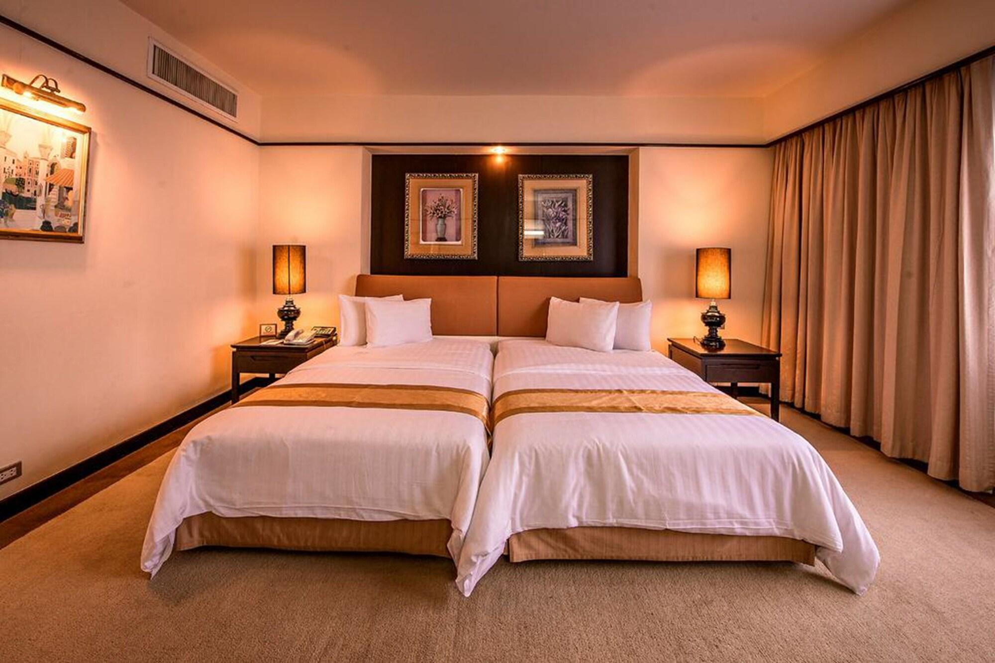 Pantip Suites Banguecoque Exterior foto