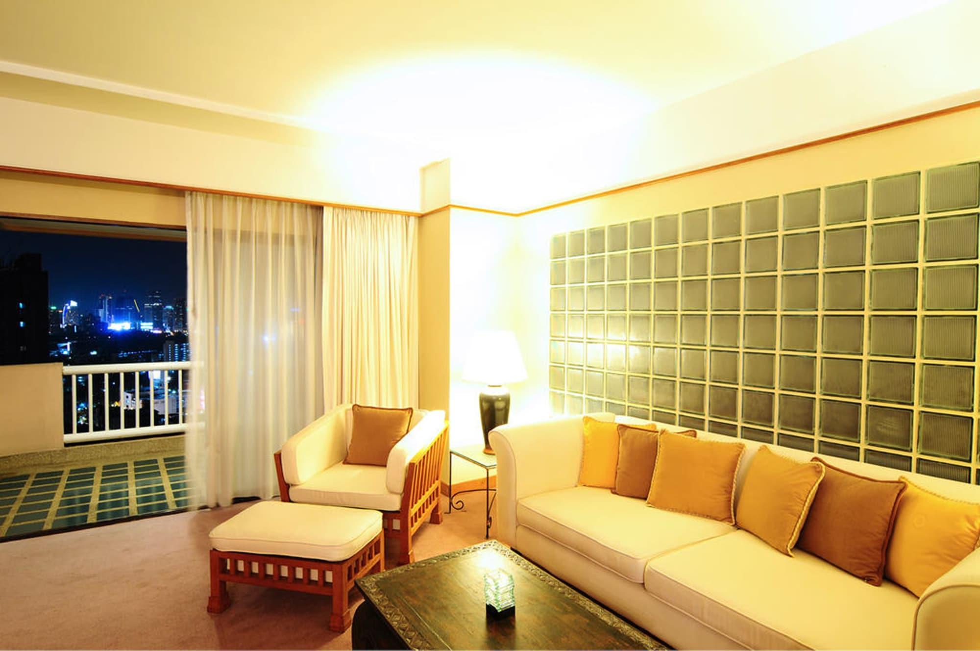 Pantip Suites Banguecoque Exterior foto