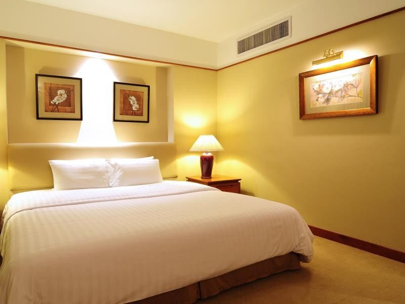Pantip Suites Banguecoque Exterior foto