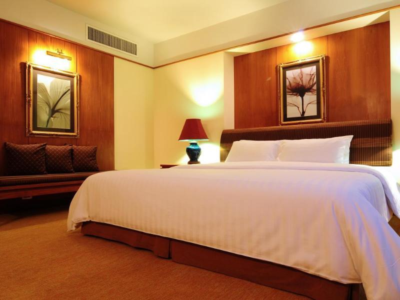Pantip Suites Banguecoque Exterior foto