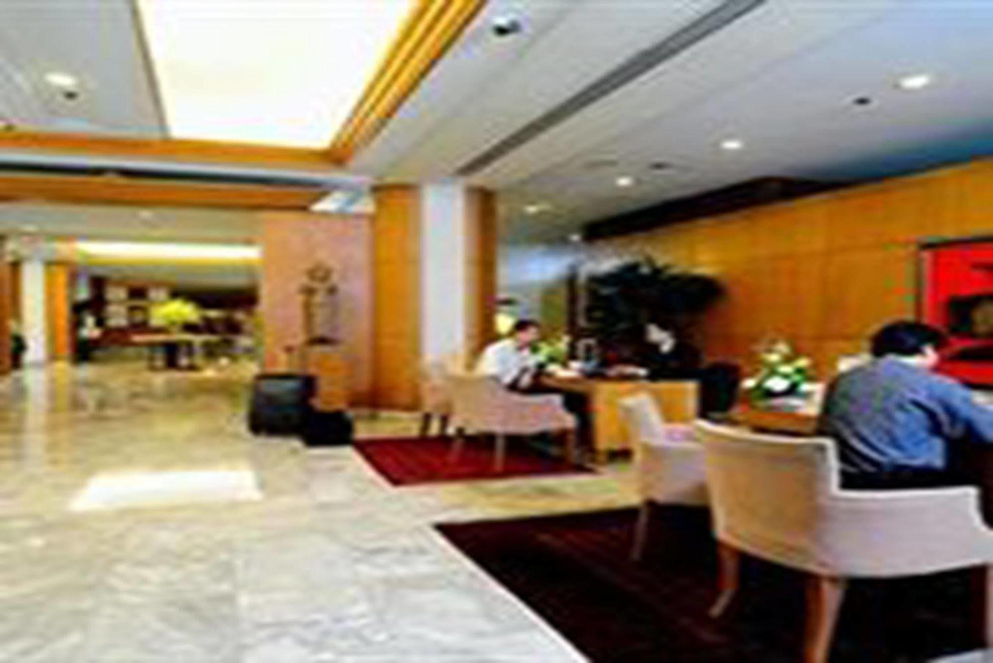 Pantip Suites Banguecoque Exterior foto