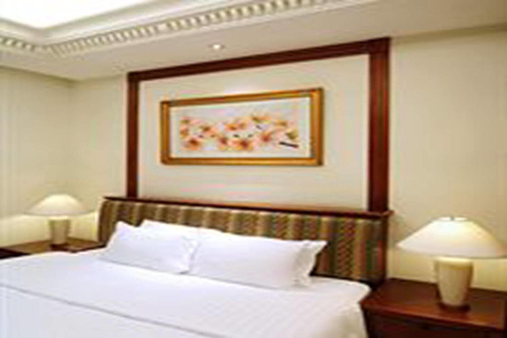 Pantip Suites Banguecoque Exterior foto