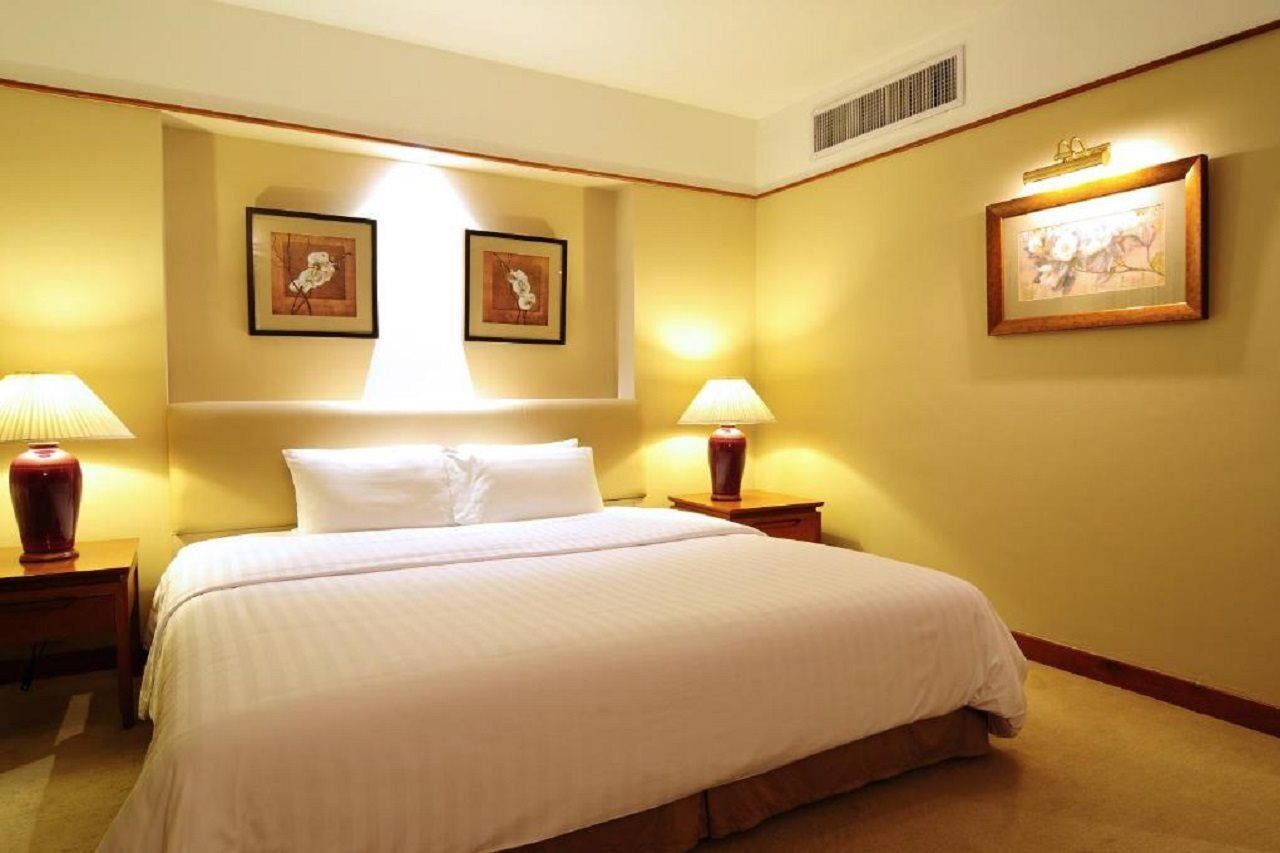 Pantip Suites Banguecoque Exterior foto